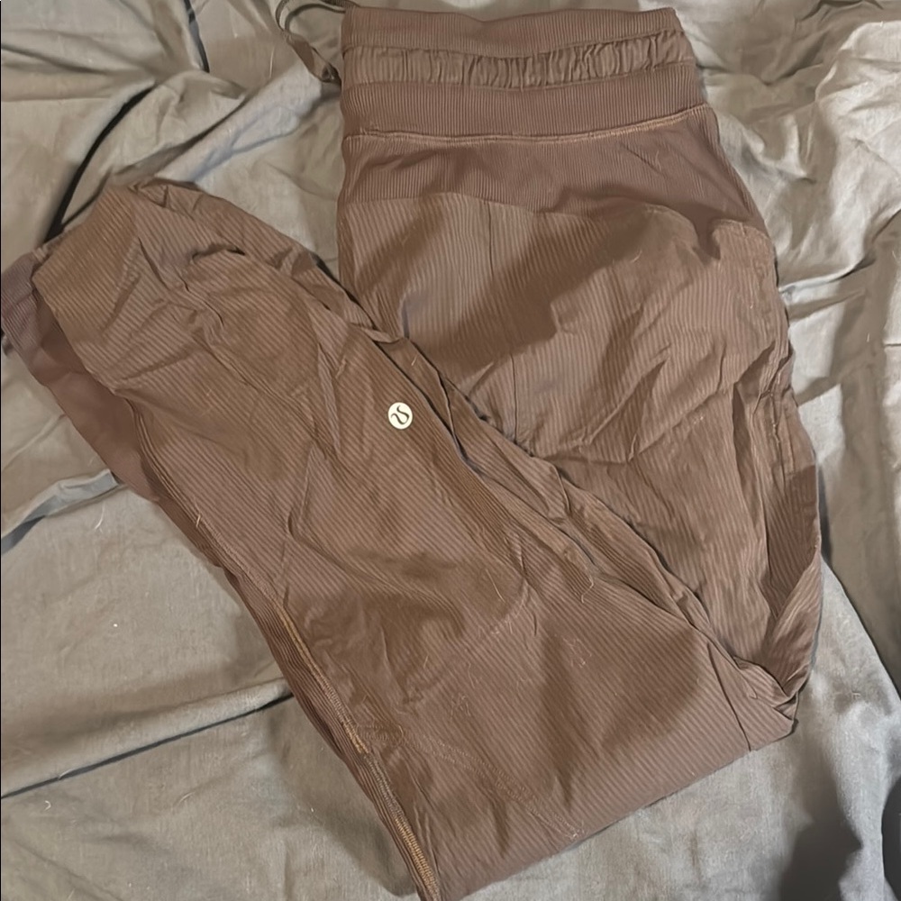 Lululemon Athletica Brown Cropped Pants